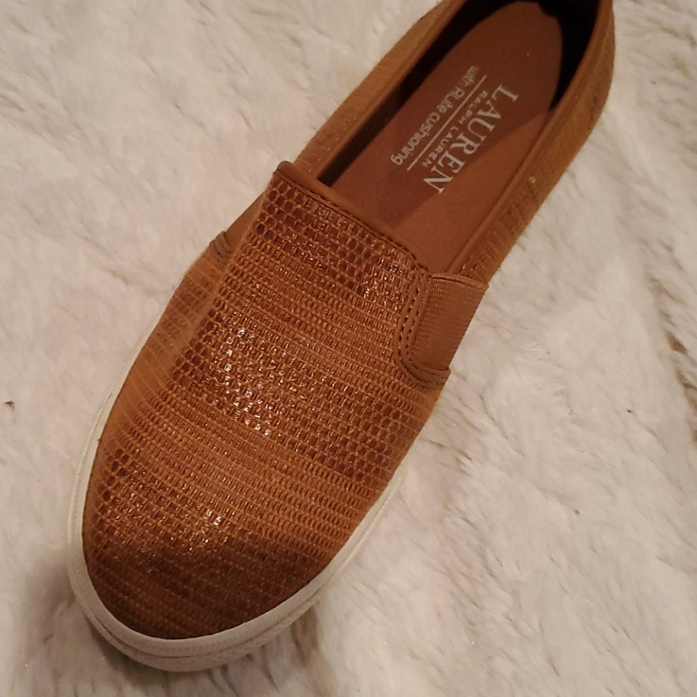 Shoes - Picture 3 of 4